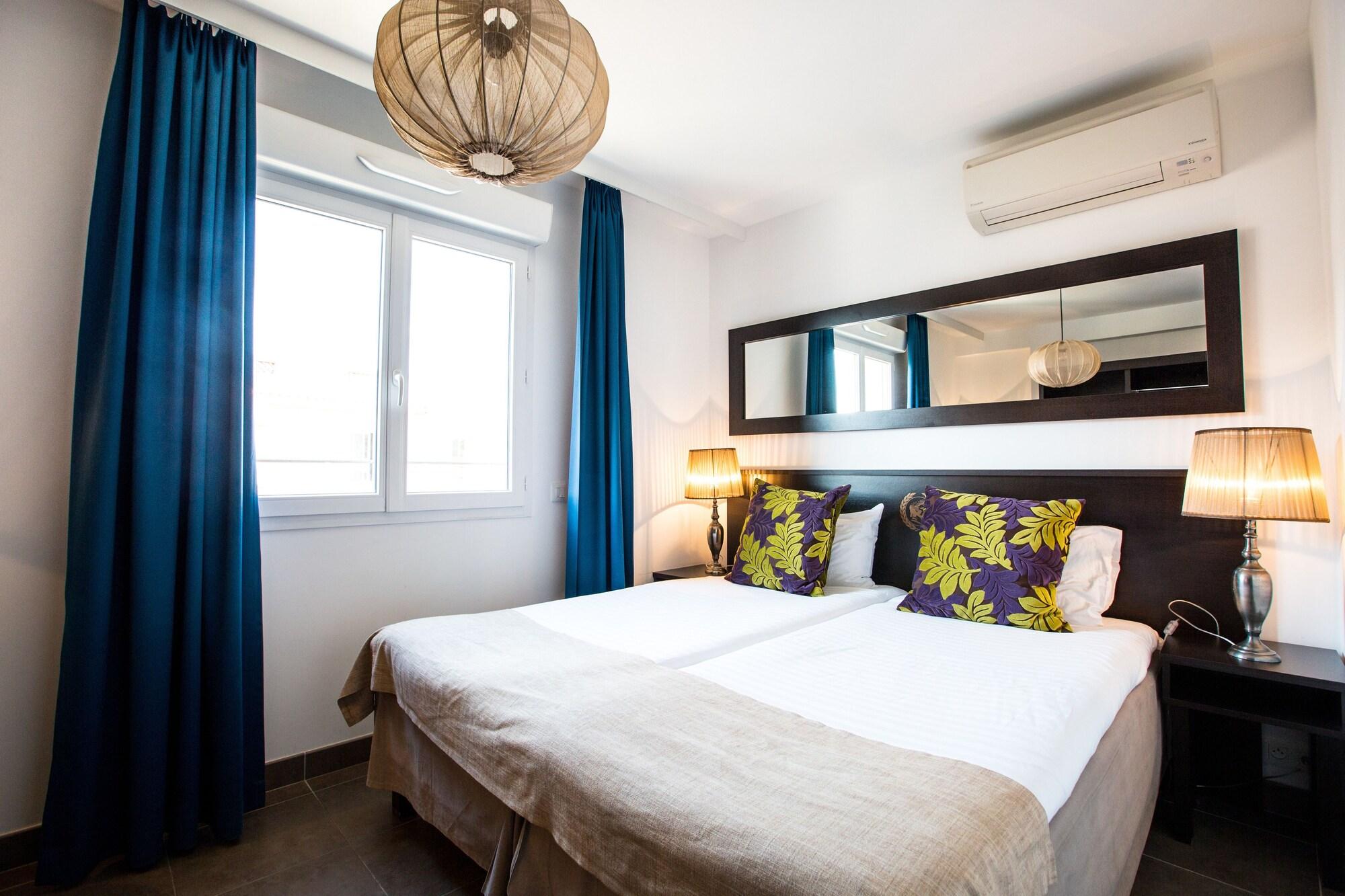 LʼÎle-Rousse Langley Resort Napoleon Bonaparte מראה חיצוני תמונה