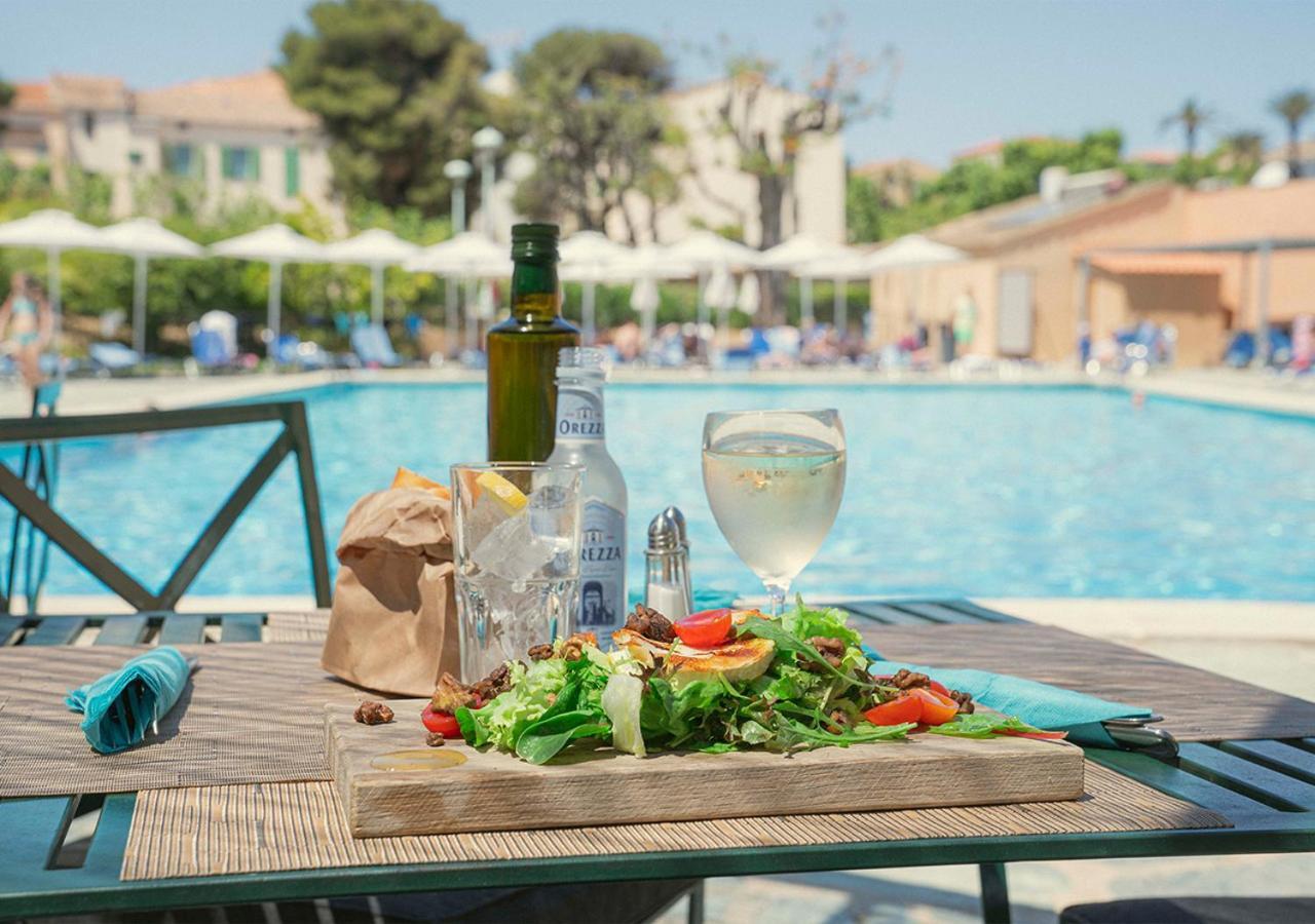 LʼÎle-Rousse Langley Resort Napoleon Bonaparte מראה חיצוני תמונה