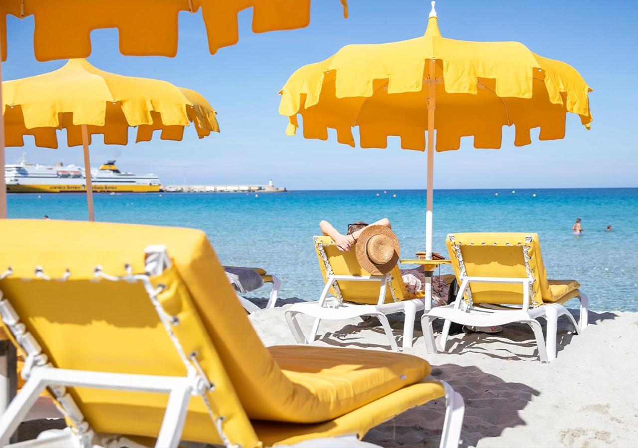 LʼÎle-Rousse Langley Resort Napoleon Bonaparte מראה חיצוני תמונה